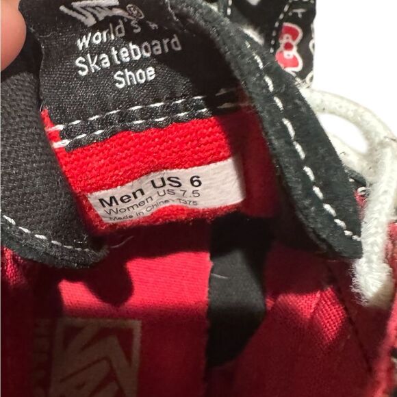 Vans Hello Kitty Black and Red High-Top Shoes. Women’s size 7.5, men’s size 6. - Picture 8 of 10